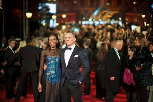 2012-11-08-SKYFALL_LondonNaomieDaniel.JPG