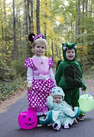 boys dressed as girls for halloween