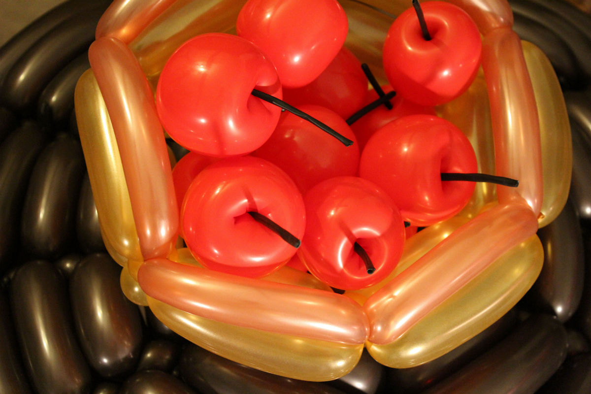 2012-11-09-inflatedapples