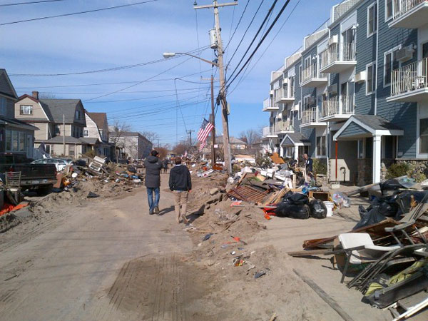 2012-11-28-sandy_touring_rockaway1.jpg