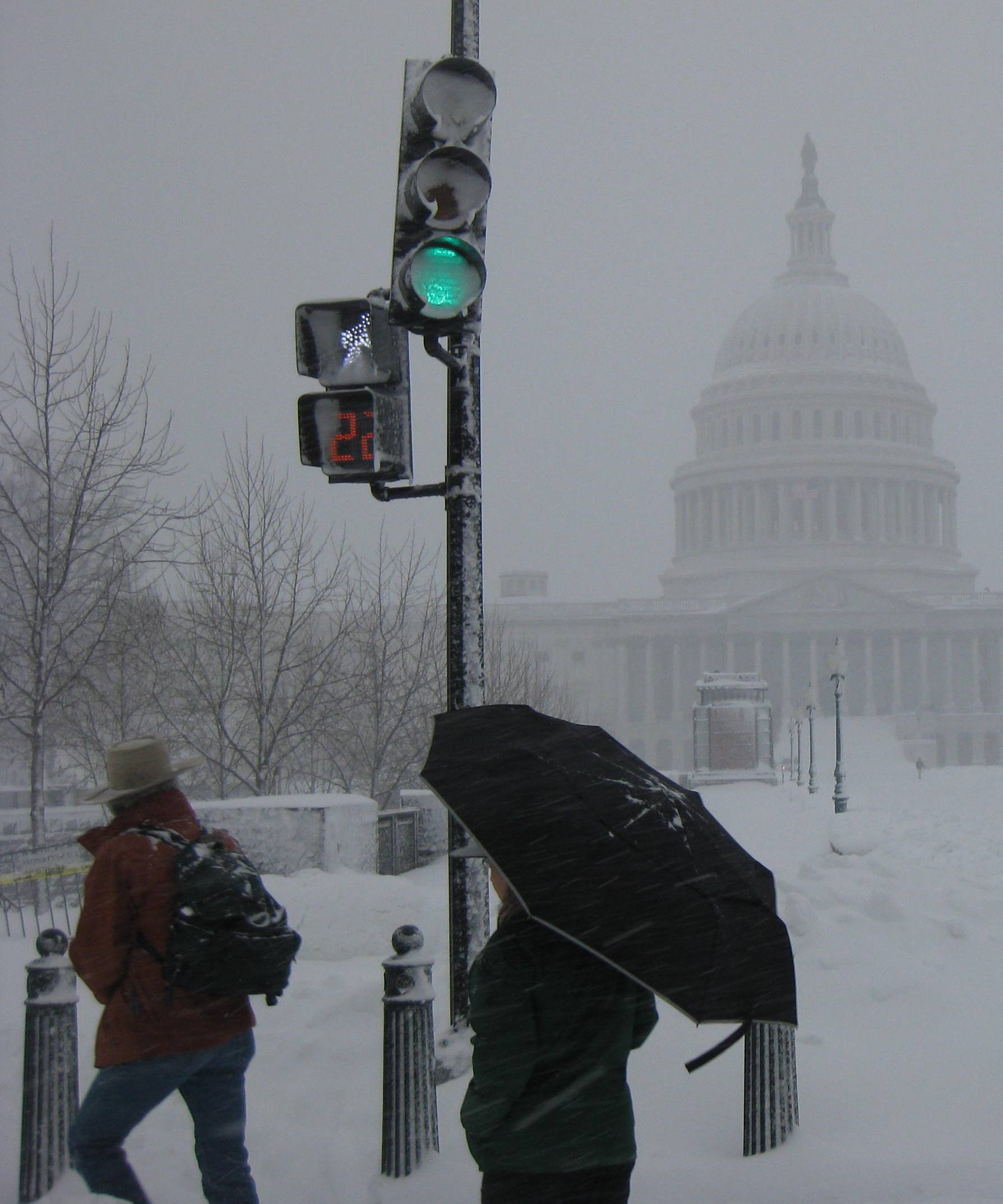 2012-12-18-TheCapitolGreenLight.jpg