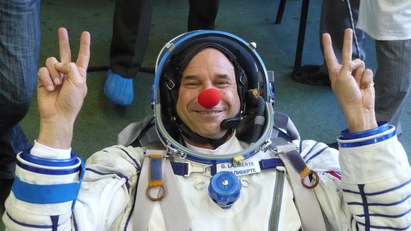 2012-12-18-kisalala-images-guy-laliberte-space-GuyClowninSpace6.jpeg