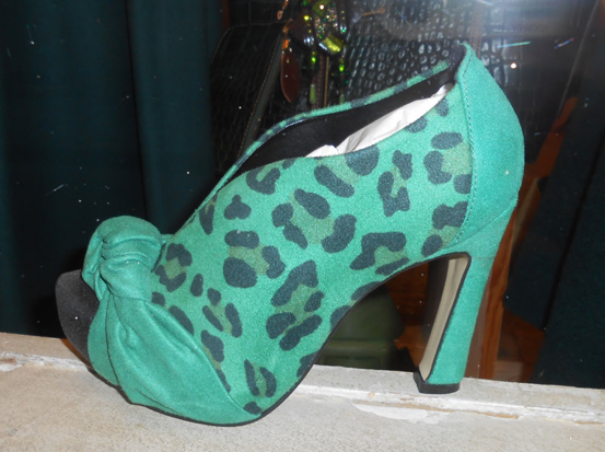 2012-12-21-photo26greenleopardfantasyplatformlres.jpg