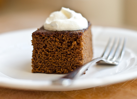 2012-12-24-gingerbreadcake.jpg