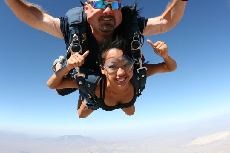 2013-01-03-LasVegasskydive.jpg