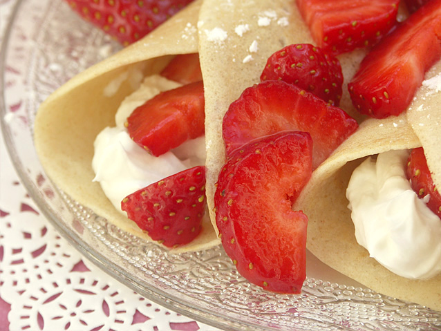 2013-01-10-strawberrycrepes3.jpg