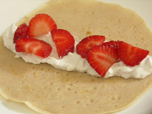 2013-01-10-strawberrycrepes4.jpg