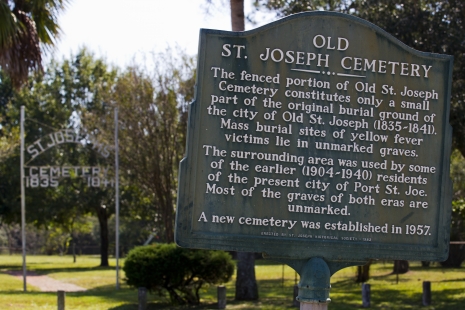 2013-02-08-Old_St_Joseph_Cemetery.jpeg