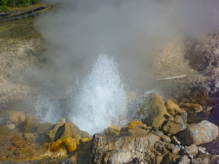 2013-02-08-YellowstoneSpraygeyser.jpg