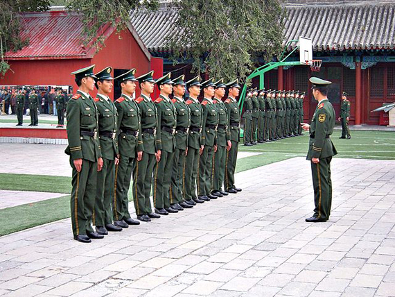 2013-02-11-oficialeschinos.jpg