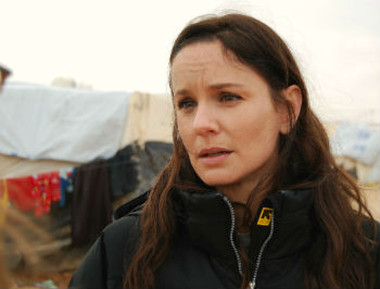 2013-02-14-Sarah_Wayne_Callies_Zaatari_IRC.jpg