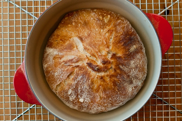 2013-02-19-lutzbread.castironpot.jpg