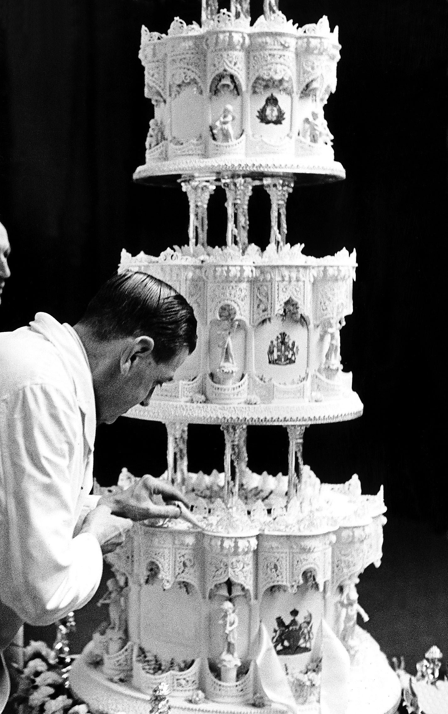 Royal Wedding Cake Slice Of Queen Elizabeth S Wedding Cake Up For Auction Photo Huffpost Life