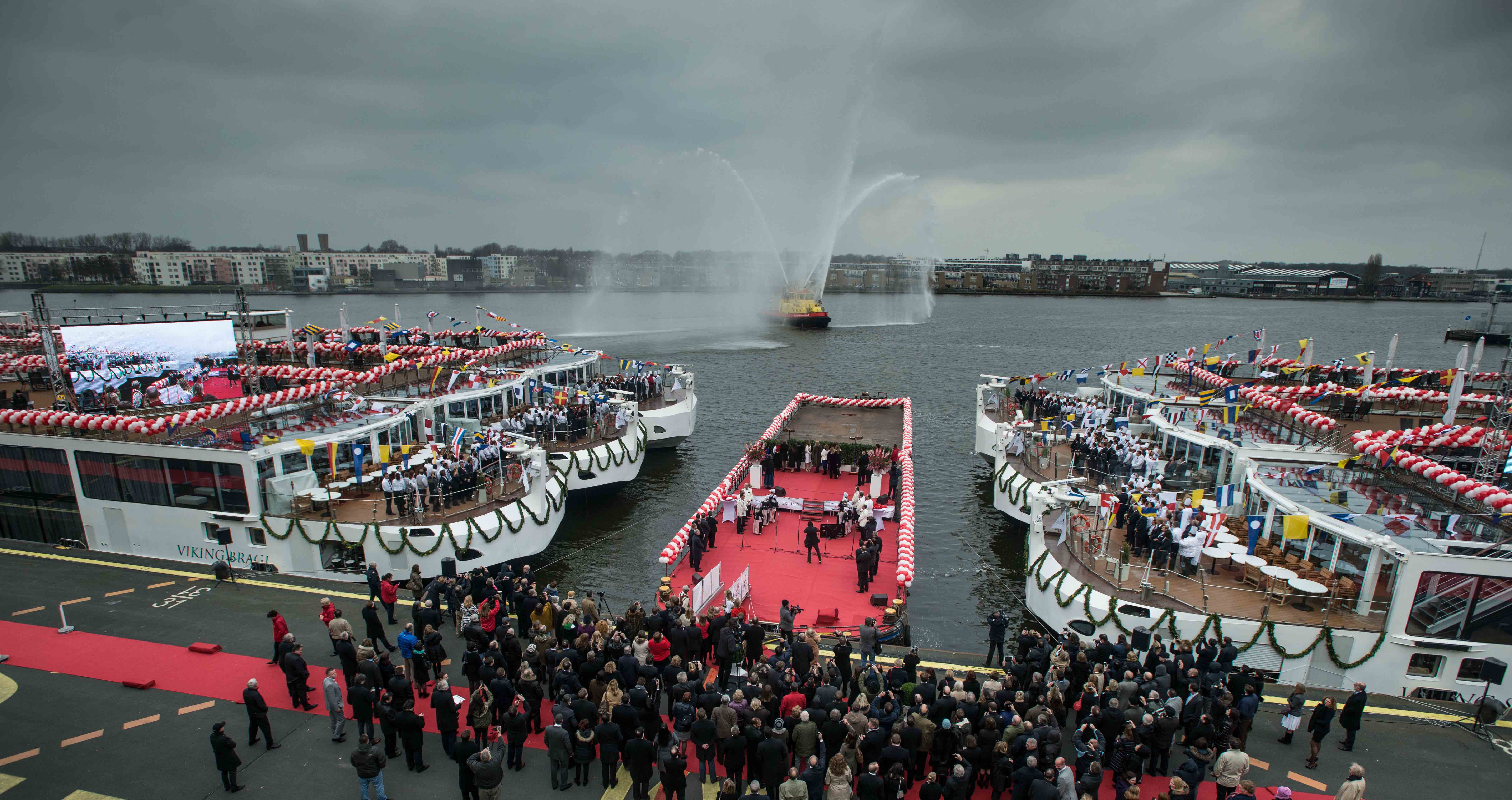 viking river cruise amsterdam port