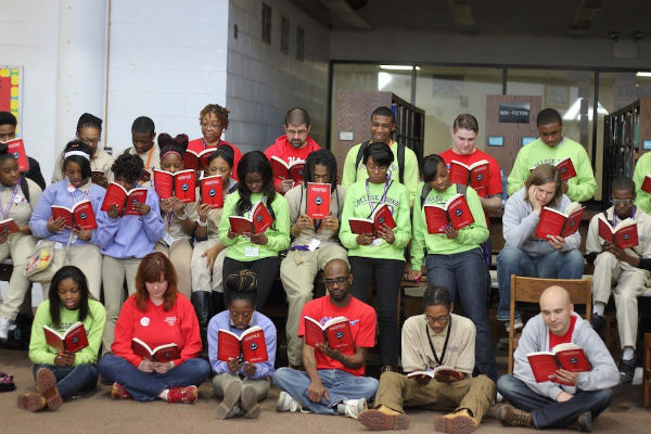 Students read Persepolis