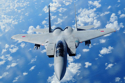 2013-04-11-640pxJapan_Air_Self_Defense_Force_F15.jpg