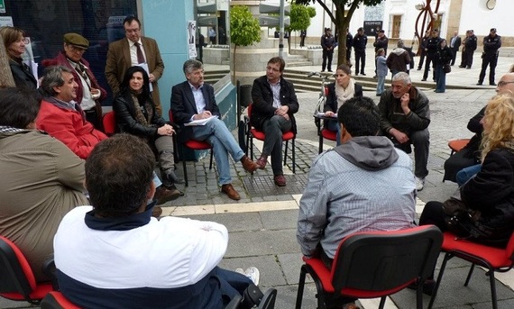 2013-04-15-Reunionenlacalle.jpg