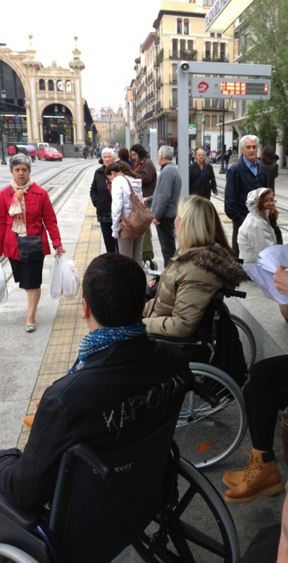 2013-04-29-TodosEsperandoTranviaporJosedelaPena2.jpg