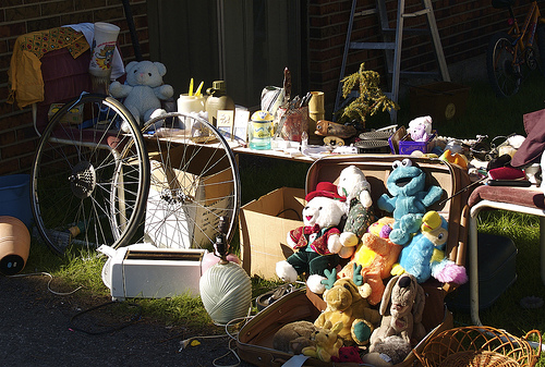 2013-04-30-garagesale.jpg