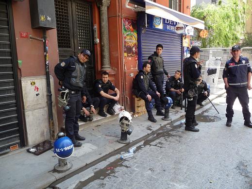 2013-05-01-ISTANBUL.SPRING.13.A201.JPG