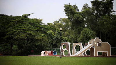 2013-05-03-singaporeplayground.jpg