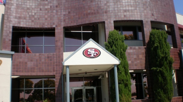 2013-05-10-sf_49ers_hq_front_1.jpg