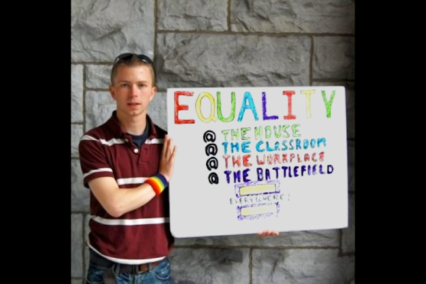 2013-05-14-bradleymanningLGBT.jpg