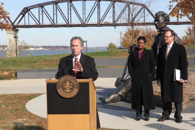 2013-05-18-Mayor_Fischer_at_Lincoln_statue.jpg