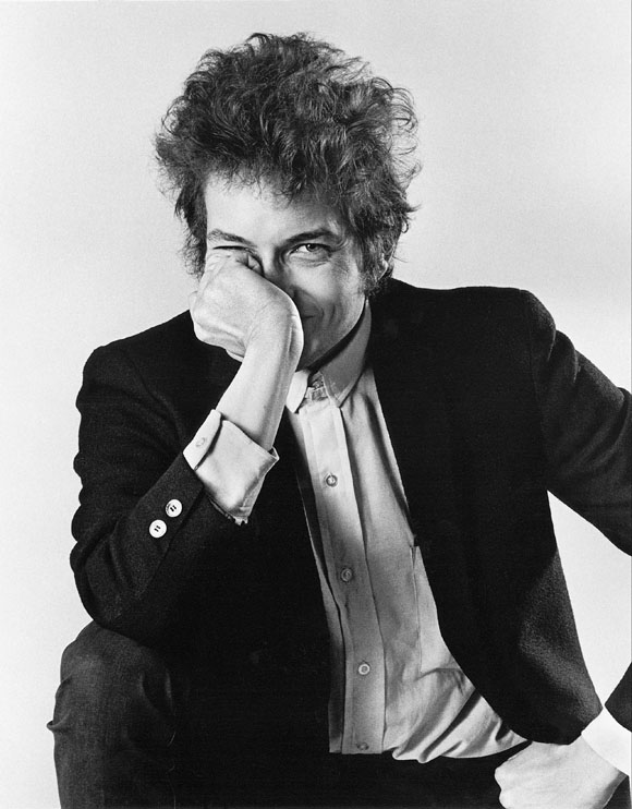 2013-05-23-BobDylanHandToFace1965NYCcDanielKramer12.jpg