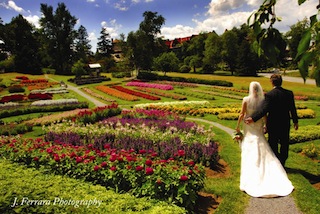 2013-06-01-GardenWeddingsatMohonkCourtesyofMohonkMountainHouse1.jpg