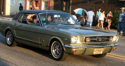 2013-06-25-Mustang400x214.jpg