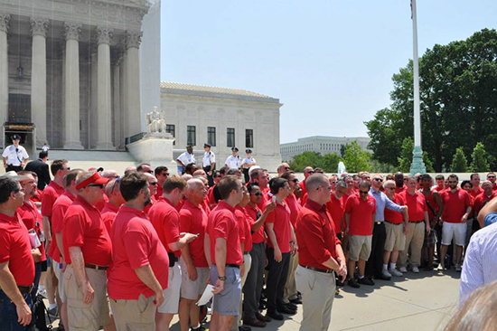 2013-07-22-gmcw-GayMensChorusofWashingtonSCOTUSJune262013_550px.jpg