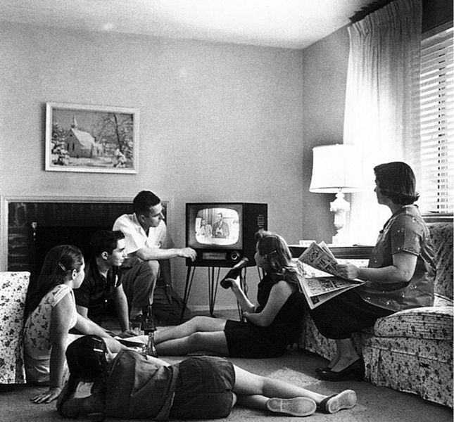 2013-07-24-Family_watching_television_1958.jpg