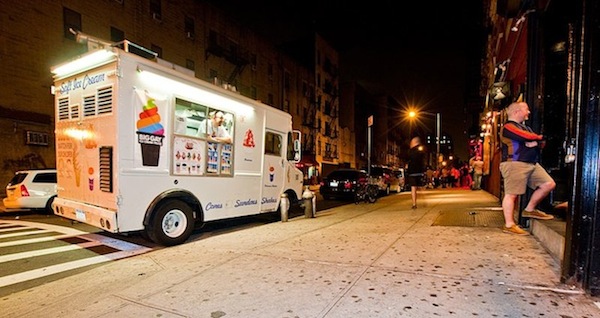 2013-08-07-800pxThe_Big_Gay_Ice_Cream_Truck_at_night.jpg