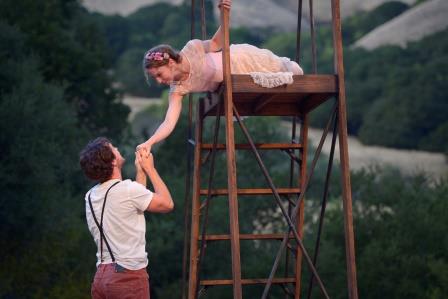 2013-08-07-romeo_juliet_balconyscene.jpg