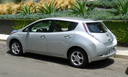 2013-08-16-nissanleaf.jpg