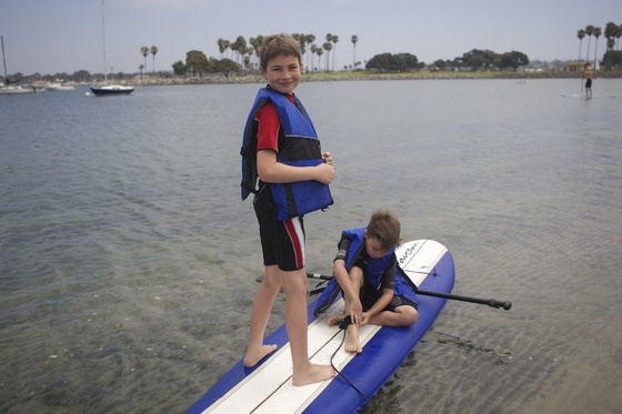 2013-08-21-IdenandArenpaddleboarding.jpg