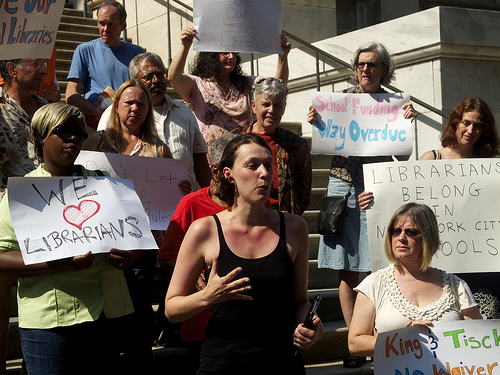 2013-08-25-nycschoolibraryrally1.jpg