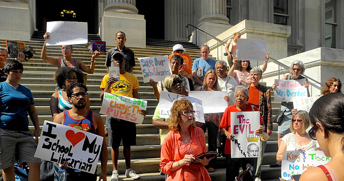 2013-08-25-nycschoolibraryrally2.jpg