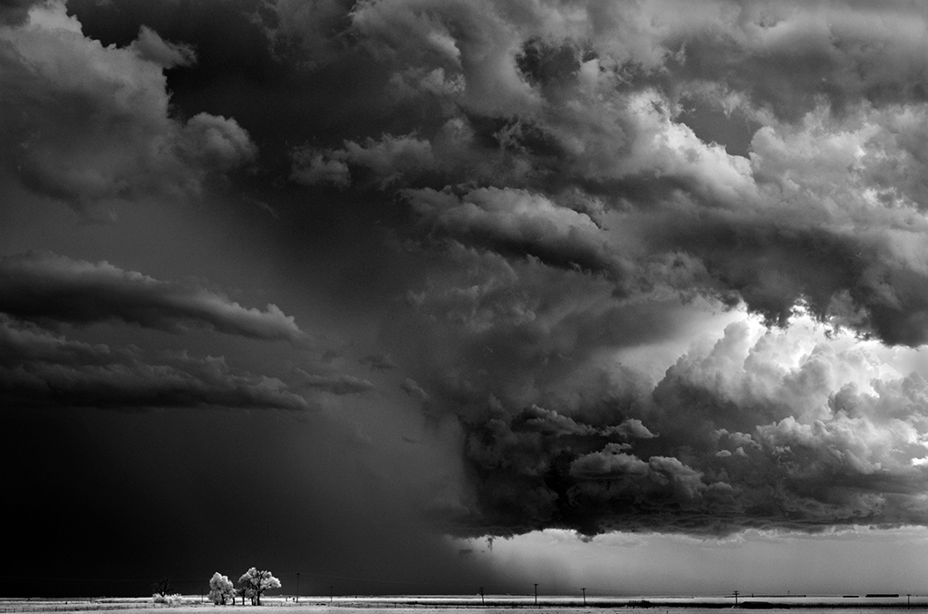 Gorgeous Black And White Storm Photos Will Make You Feel Really Really