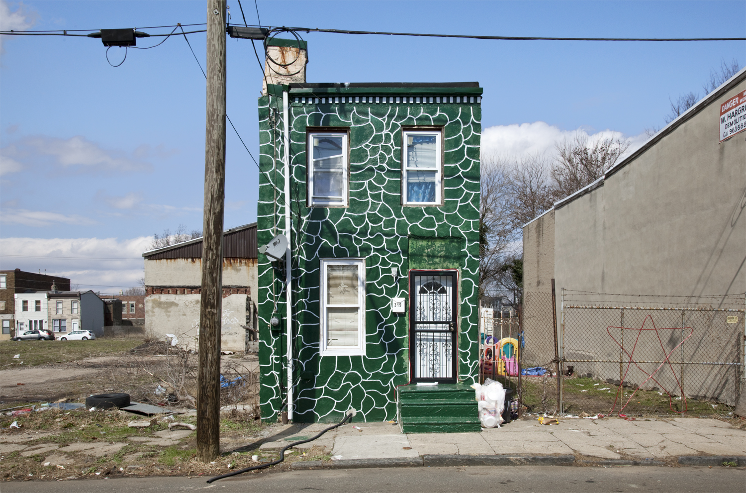10 Orphan Row Houses So Lonely Youll Want To Take Them Home Wi