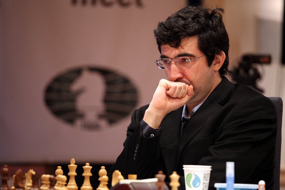 A judge checks player's chairs in the Karpov v Kasparov world