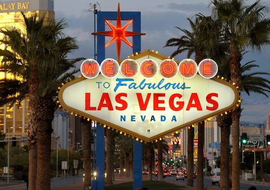 2013-09-05-vegassignhuff.jpg