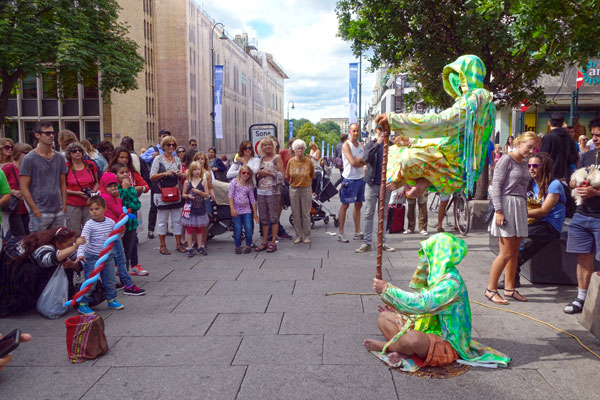 2013-09-10-20oslostreetperformers.jpg