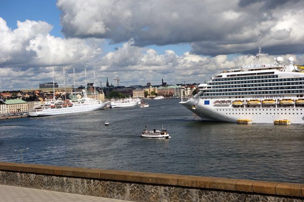 2013-09-10-8Stockholmport.jpg