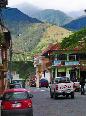 2013-09-19-TrafficlightsVilcabambaJohnCurranEcuador.jpg