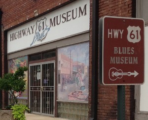 2013-09-22-bluesmuseumstorefront300x244.jpg