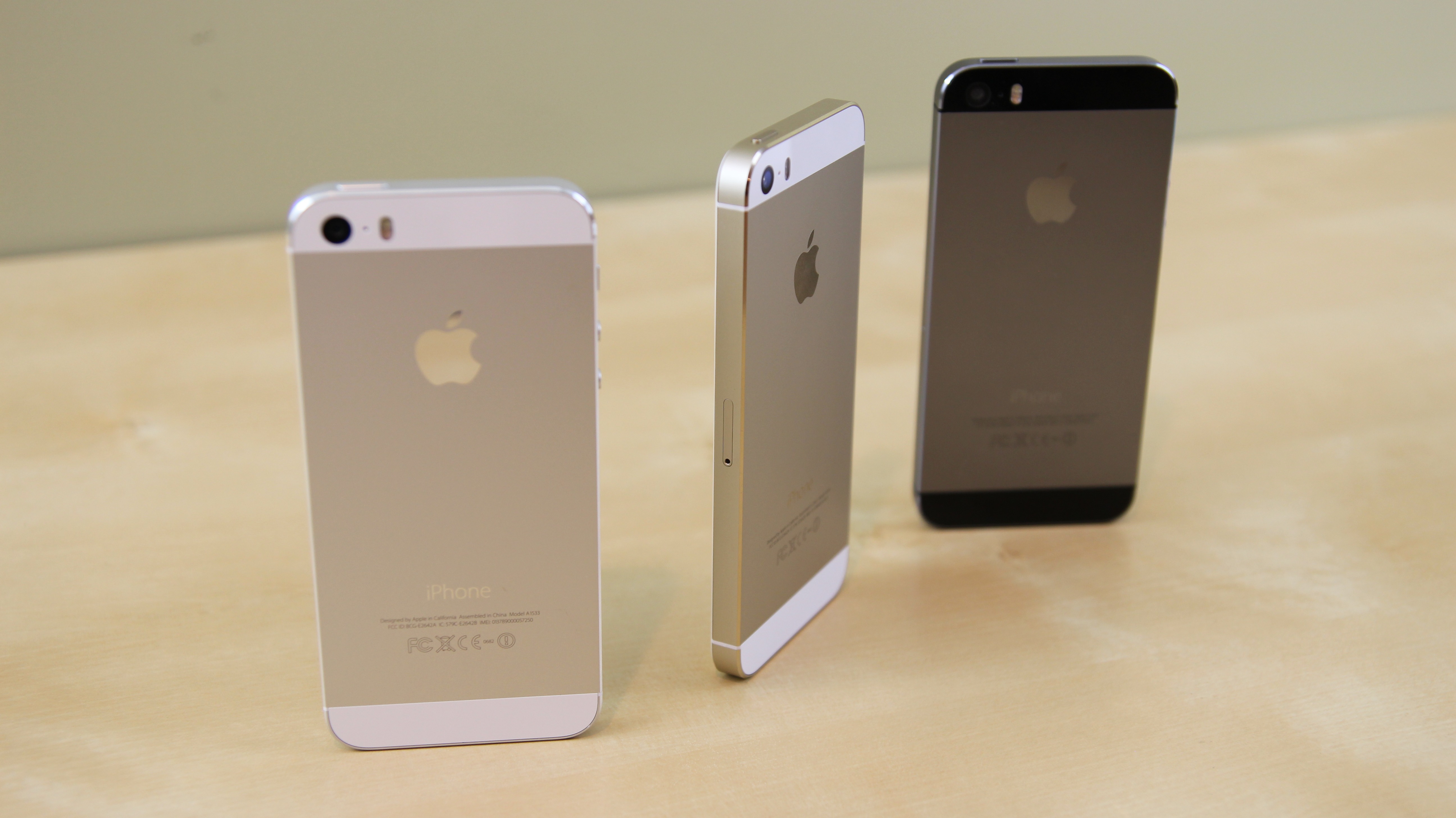 Apple Iphone 5s Vs 5c Comparison W Features Huffpost