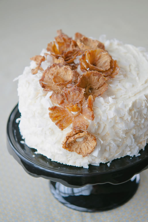 2013-10-04-cake_pineapple_coconut_main_1.jpg