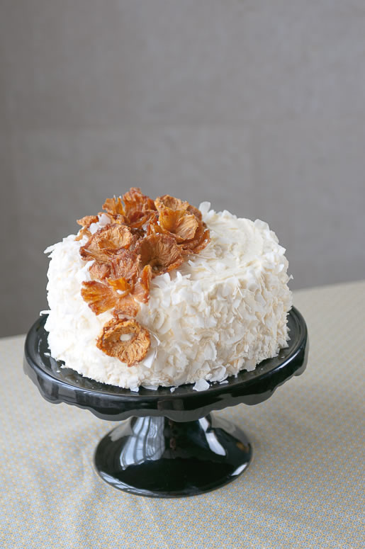 2013-10-04-cake_pineapple_coconut_main_2.jpg